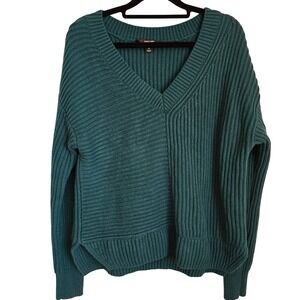 Simply Vera Wang Womens Sweater Medium M V Neck Pullover Knit Green